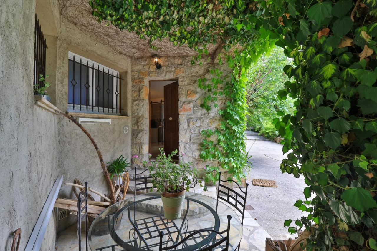 Le Mazet De Tourrettes Bed & Breakfast Exterior foto